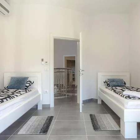 Semesterbostad Gocci By Interhome *